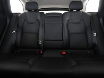Volvo XC60 II 2021 Volvo XC 60 FV23% B4 (mHEV) automat skóra navi, zdjęcie 17