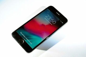 Smartfon Apple iPhone 6 / 64 GB szary