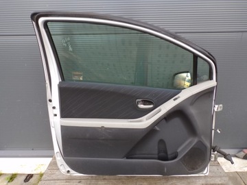DVEŘE LEVÉ PŘEDNÍ TOYOTA YARIS 2 II 3D KOMPLETNÍ