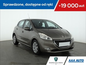 Peugeot 208 I Hatchback 3d 1.2 e-VTi 82KM 2014 Peugeot 208 1.2 PureTech, Salon Polska