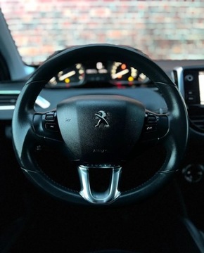 Peugeot 208 I Hatchback 5d Facelifting 1.2 PureTech 82KM 2017 Peugeot 208 Nawigacja Niski Przebieg Alu Gwarancja w cenie Warszawa VRVD, zdjęcie 27