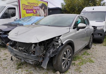 Nissan Qashqai III 2022 Nissan Qashqai 2022r, 1.3 Benzyna. AUTOMAT. Uszkodzony przod. Poobijany.