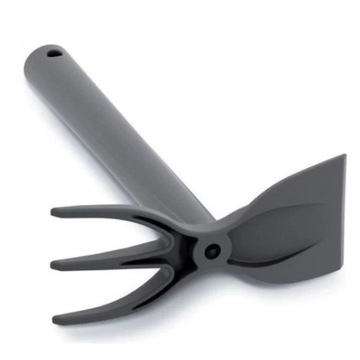 Набор садового инвентаря: когти, лопатка для травления.