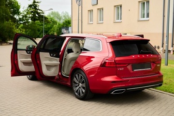 Volvo V60 II  Kombi 2.0 T5 250KM 2019 MEGA KOLOR __JASNE SKÓRY __SUPER PEDANTYCZNY STAN_, zdjęcie 17