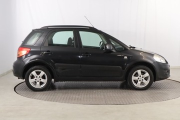 Suzuki SX4 I Hatchback Facelifting 1.6 DDiS 90KM 2010 Suzuki SX4 1.6 DDiS, Navi, Klima, Parktronic,ALU, zdjęcie 5