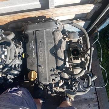 SILNIK SŁUPEK OPEL CORSA D 1,4 Z14XEP
