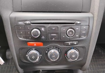 Citroen C4 II Hatchback 5d 1.4 16v VTi 95KM 2011 Citroen C4 112011r. 1.4 Benzyna. Lekko uszkodzony tyl. Jezdzi. 1.4 95KM, zdjęcie 15