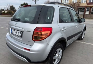 Suzuki SX4 I Hatchback 1.6 i 16V VVT 107KM 2009 Suzuki SX4 Suzuki SX4 1.6 VVT 4x4 Club 1.6 Benzyna 107KM, zdjęcie 2