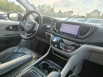 Chrysler Pacifica II 3.6 V6 Hybrid 264KM 2022 pacifica Limited Plug-In Hybrid, Automat, Niski przebieg ,2 X klucz, zdjęcie 3