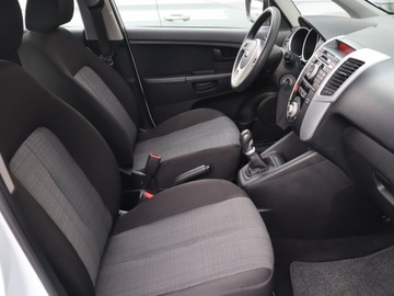 Kia Venga Mikrovan 1.4 DOHC CVVT 90KM 2014 Kia Venga 1.4 CVVT, zdjęcie 8