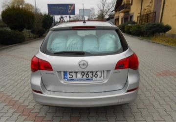 Opel Astra J Sports Tourer 1.7 CDTI ECOTEC 110KM 2011 Opel Astra Opel Astra J 1.7 Diesel 110KM, zdjęcie 4