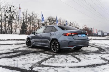 Toyota Corolla XII Sedan 1.8 Hybrid 122KM 2022 Toyota Corolla 1.8 Hybrid, Salon Polska, zdjęcie 3