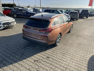 Hyundai i30 II Wagon Facelifting 1.6 CRDi 136KM 2017 Hyundai i30 Automat Skóra Panorama Kamera LED
