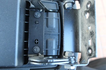 LOKETNÍ OPĚRKA FORD S-MAX MK1