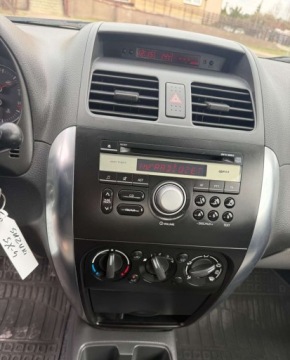 Suzuki SX4 I Hatchback 1.6 i 16V VVT 107KM 2009 Suzuki SX4 Suzuki SX4 1.6 VVT 4x4 Club 1.6 Benzyna 107KM, zdjęcie 9