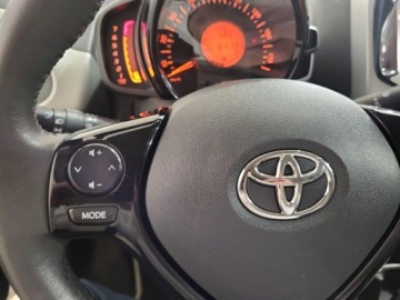 Toyota Aygo II Hatchback 5d 1.0 VVT-i 69KM 2014 Toyota Aygo 1.0 VVT-i X-play II (2014-) 1.0 VVT-i, zdjęcie 11