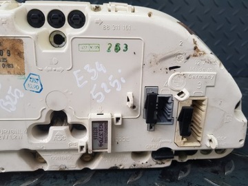 Счетчик часов 8 351 580 BMW E34 525i M50B25NV руководство Европа