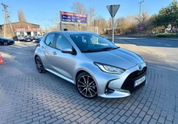 Toyota 2023 Toyota Yaris 1.5i HYBRID Full led Navi Kamera 18.000 km 1.5 Benzyna, zdjęcie 2
