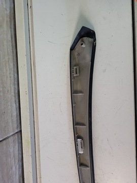 LISTWA SZYBY CZOŁOWEJ PRAWA PEUGEOT 407