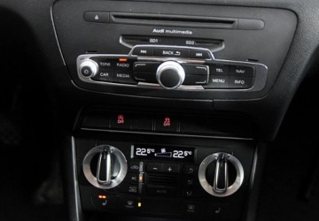 Audi Q3 I SUV 2.0 TDI 140KM 2012 Audi Q3 Podgrzewane fotele _ Czujniki parkowania _ 2.0 Diesel 140KM, zdjęcie 12