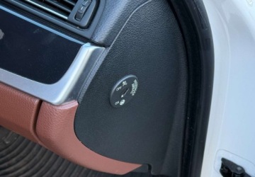 BMW Seria 5 F10-F11 Touring Facelifting 520d 190KM 2015 BMW Seria 5 2.0 190 KM Biksenon Skora x-Drive 2.0 Diesel 190KM, zdjęcie 16