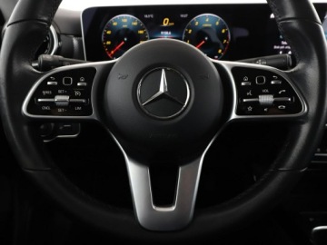Mercedes Klasa A W177/V177 Hatchback 2.0 220 190KM 2019 Mercedes A 220 Progressive automat półskóra, zdjęcie 20