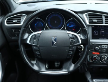 DS 4 I Hatchback (Citroen) 1.6 HDi 112KM 2011 Citroen DS4 1.6 HDi, Navi, Xenon, Klima, zdjęcie 17