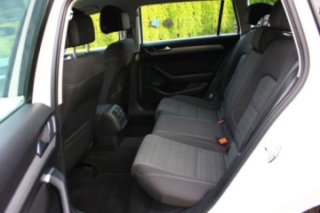 Volkswagen Passat B8 Variant Facelifting 2.0 TDI SCR 150KM 2020 Volkswagen Passat 2.0 TDI 150KM Bezwypadkowy 100 Serwisowany I Wlasciciel, zdjęcie 32