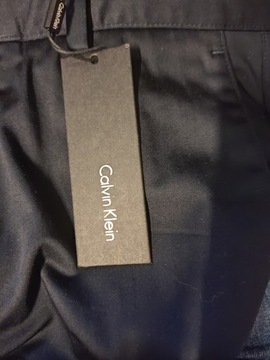 CALVIN KLEIN granatowe spodnie chinosy slim fit 44