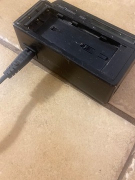 АДАПТЕР/ЗАРЯДНОЕ УСТРОЙСТВО SONY AC-VQ850, зарядное устройство
