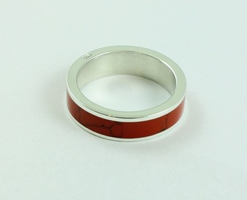 Серебряное обручальное кольцо с кораллом