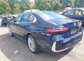 BMW Seria 5 G90-91 2024 BMW Seria 5 2024, 2.0L, 4x4, od ubezpieczalni, zdjęcie 4