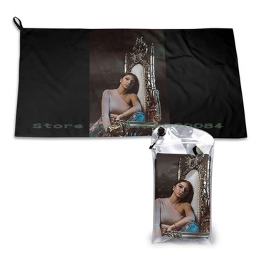 Girl With Gold Chair Quick Dry Towel Gym Sports Bath Portable Animal