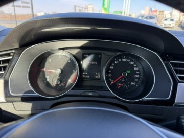 Volkswagen Passat B8 Variant 2.0 TDI BlueMotion SCR 190KM 2016 Volkswagen Passat Variant 2.0 TDI 190KM 2016 DSG7, zdjęcie 15