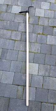 Скребок для очистки трещин в брусчатке