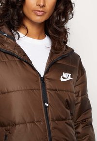 Płaszcz pikowany przejściowy Nike Sportswear XL