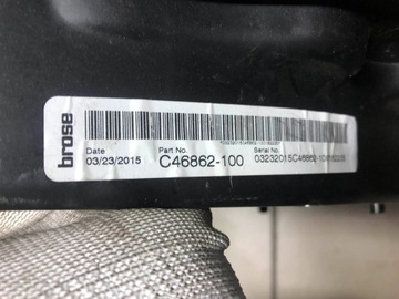 JEEP CHEROKEE KL 14- ZVEDÁK POUZDRO OKNO LEVÝ ZADNÍ 68227457AA
