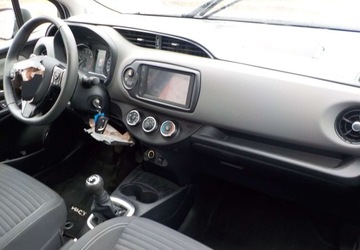 Toyota Yaris III Hatchback 5d Facelifting 2017 1.0 VVT-i 72KM 2019 Toyota Yaris Okazja Benzyna 72KM, zdjęcie 17