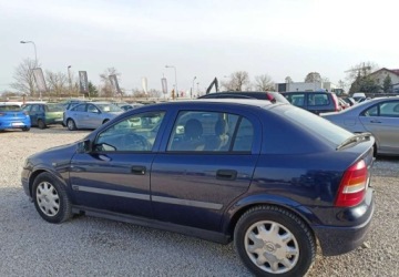 Opel Astra G Sedan 1.4 16V 90KM 2000 Opel Astra Opel Astra 1.4 Benzyna 90KM, zdjęcie 2