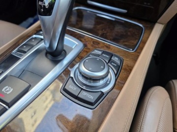 BMW Seria 7 F01 Sedan Facelifting 730d 258KM 2012 BMW 7 730d xDrive 3.0l diesel 258KM xDrive AWD/4X4 8 lat w jednych rękach, zdjęcie 20