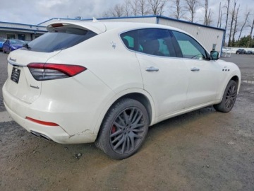 Maserati Levante 2022 Maserati Levante Base 2022 3.0 Benzyna 345KM, zdjęcie 3