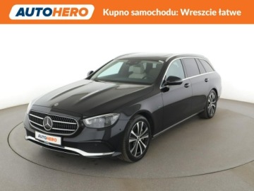 Mercedes Klasa E W213 Limuzyna Plug-in Facelifting 2.0 300de 306KM 2020 Mercedes E 300 FV23% PHEV jasne dkóry virtual