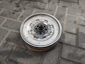 DVOUHMOTNÉ KOLO 05L105266K