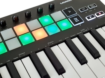 Клавиатура управления Novation Launchkey Mini MK3