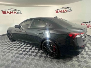 Maserati Ghibli III 2023 Maserati Ghibli Modena Q4 2023 3.0 Benzyna 424KM, zdjęcie 2