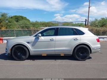 Bentley Bentayga 2018 Bentley Bentayga W12 2018 6.0l 6.0 Benzyna 600KM, zdjęcie 2
