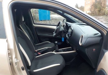 Toyota Aygo X 1.1 VVT-i 72KM 2023 Toyota Aygo X Okazja Benzyna 72KM, zdjęcie 18