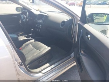 Nissan Maxima VI 2010 Nissan Maxima 2010 Nissan Maxima 4dr Sdn V6 CVT 3.5 SV 3.5 Benzyna 290KM, zdjęcie 4