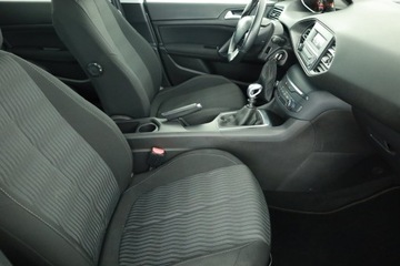 Peugeot 308 II SW Facelifting 1.2 PureTech 110KM 2019 Peugeot 308 1.2 PureTech, Klima, Tempomat, zdjęcie 6