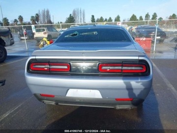 Dodge Challenger III 2019 Dodge Challenger 2019 Dodge Challenger SXT RWD 3.6 Benzyna 305KM, zdjęcie 3